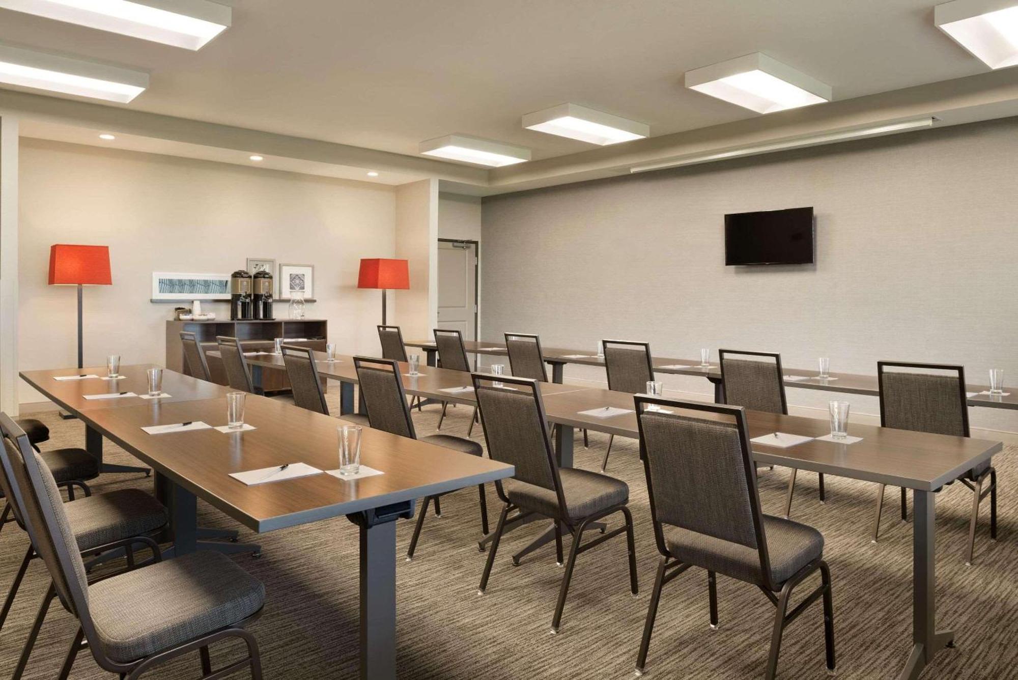 Country Inn & Suites By Radisson, Indianola, Ia Extérieur photo
