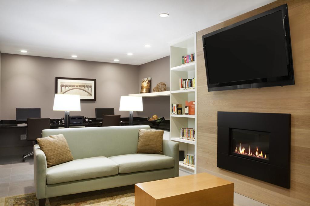 Country Inn & Suites By Radisson, Indianola, Ia Extérieur photo